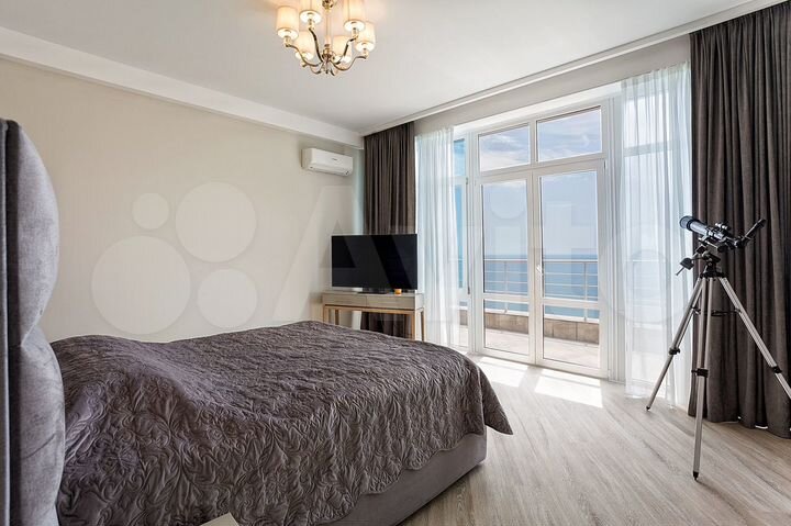 3-к. квартира, 306 м², 8/8 эт.