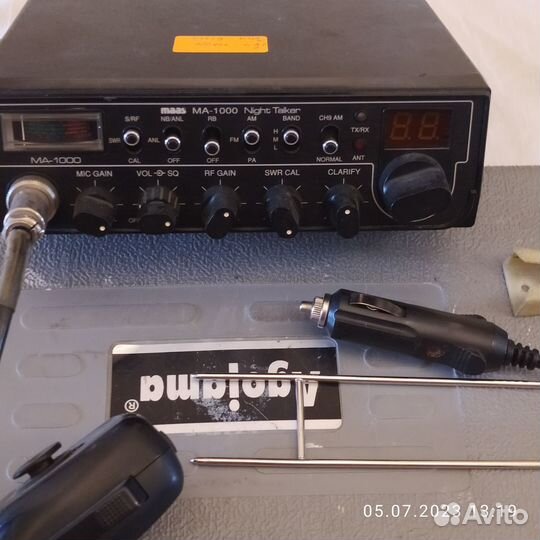 Автомобильная рация с антенной б/у