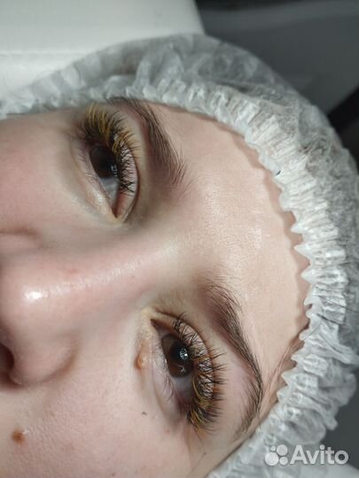 Наращивание ресниц, маникюр