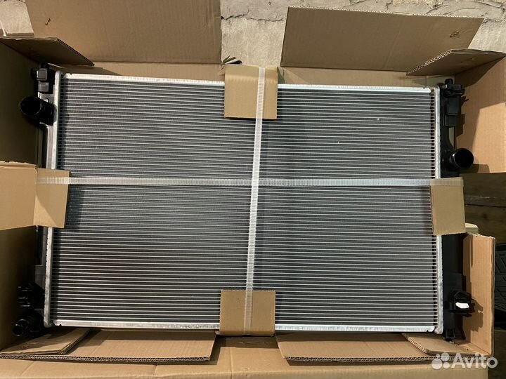 Радиатор охлаждения двигателя Toyota Camry V70 V75