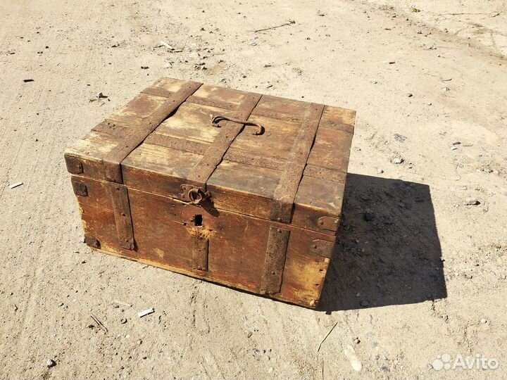 Сундуки старинные антикварные