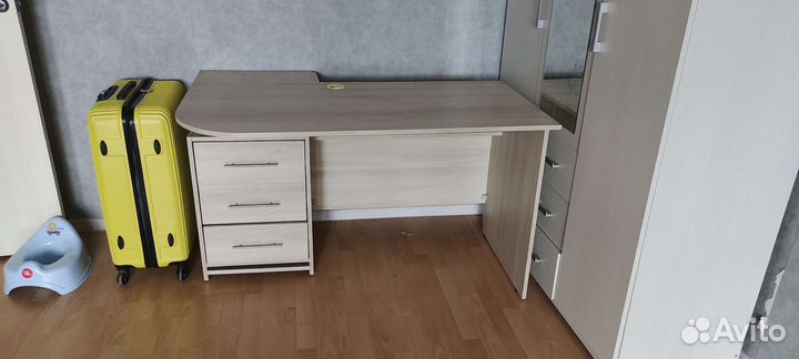 Компьютерный стол