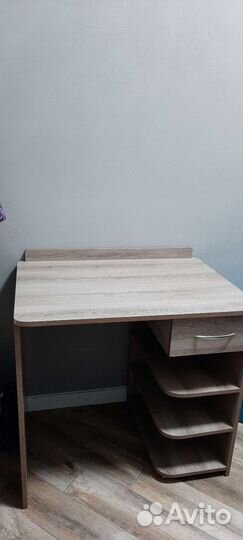 Письменный стол