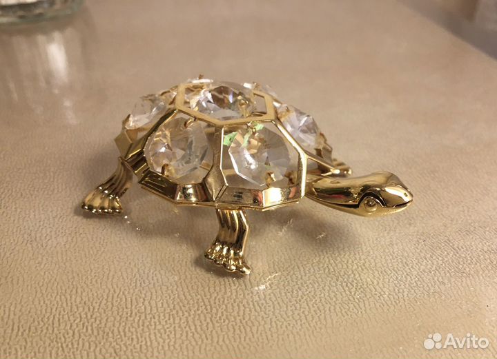 Черепаха с кристаллами Сваровски