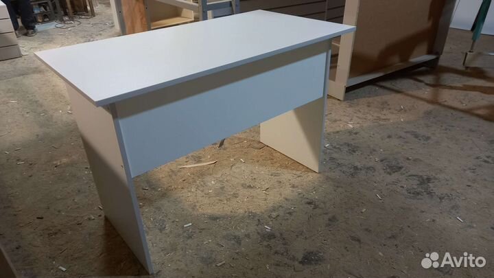 Стол письменный. Новый. От производителя