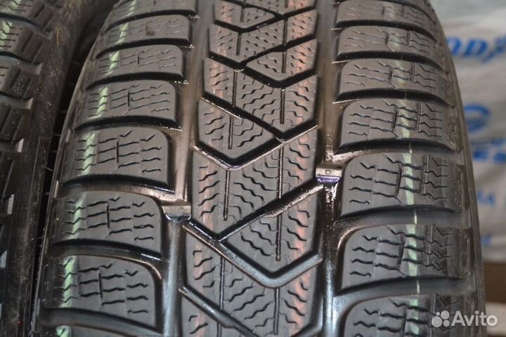 Pirelli Winter Sottozero 3 215/55 R17 98V