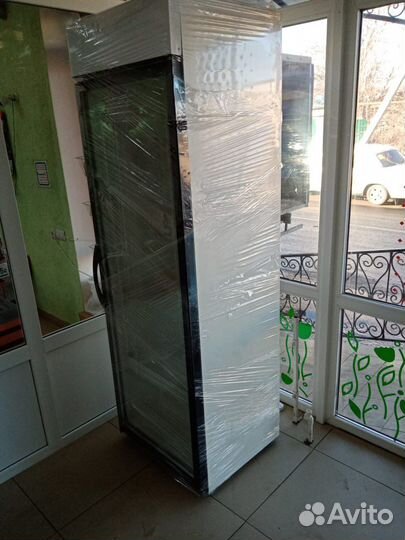 Холодильный шкаф б/у