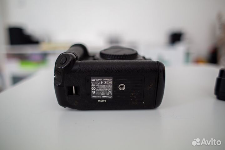 Зеркальный фотоаппарат canon eos 1d mark iii