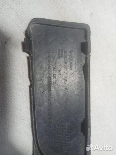 Решетка в бампер передняя правая Volvo S80 2006