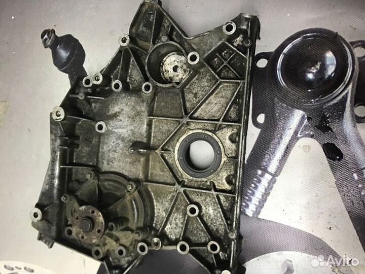 Боковая крышка двигателя Mercedes-Benz E-Class