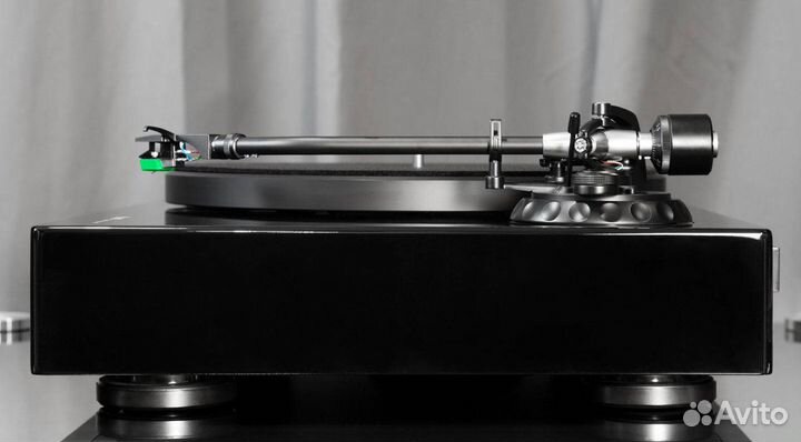 Проигрыватель винила Magnat MTT 990