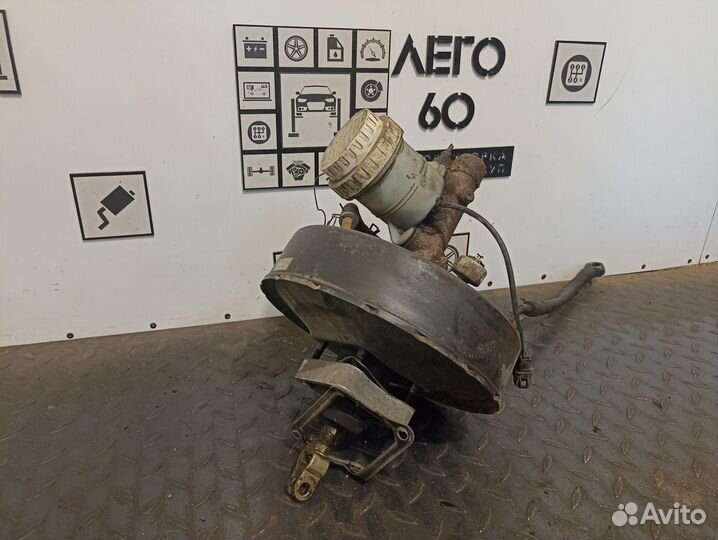 Усилитель тормозов вакуумный Mitsubishi Pajero 1