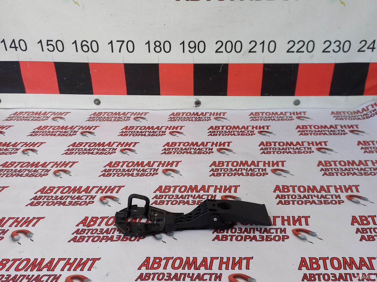 Петля замка капота Ауди А6 С7 3.0 14-18г