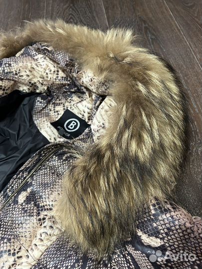 Пуховик зимний женский