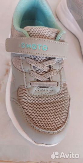 Кроссовки для девочки