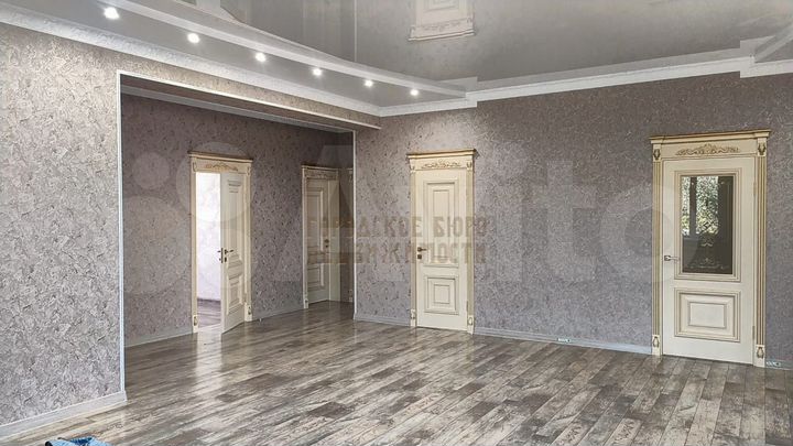 Дом 147,4 м² на участке 7,4 сот.