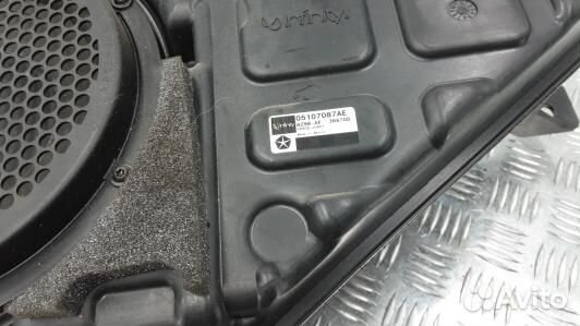 Сабвуфер chrysler voyager Grand Voyager 5 (PML21Q1