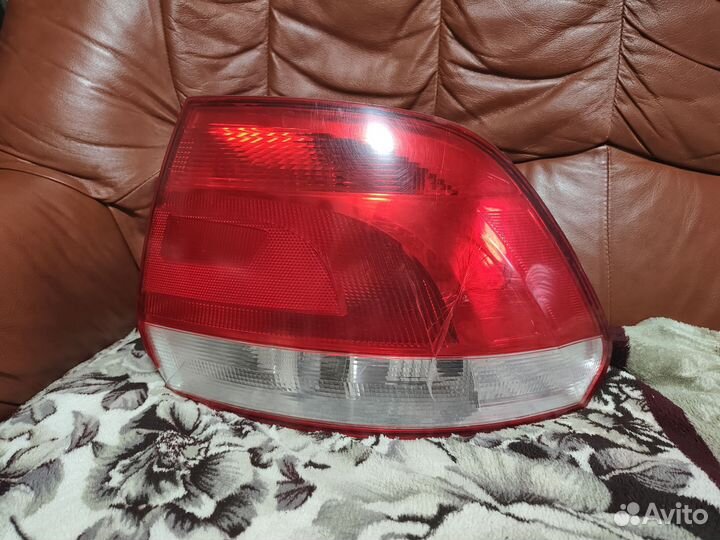 Задний правый фонарь volkswagen polo седан бу