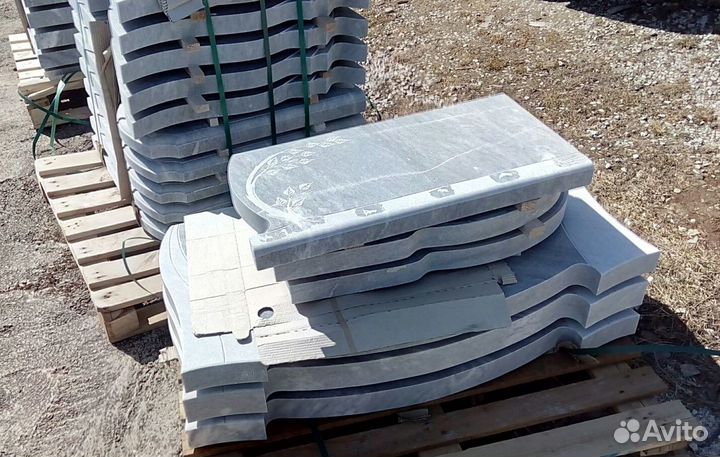 Памятники из мрамора и гранита