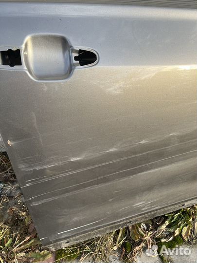 Subaru forester дверь