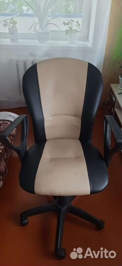 Компьютерное кресло