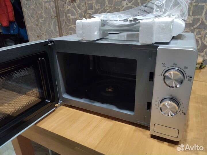 Абсолютно новая микроволновая печь Gorenje