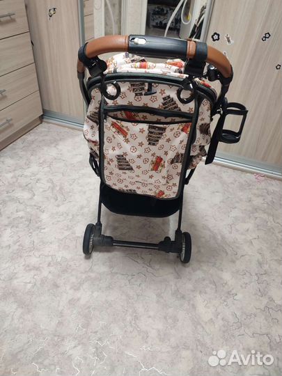 Коляска прогулочная