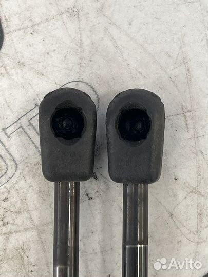 Амортизатор крышки багажника BMW 3 E91