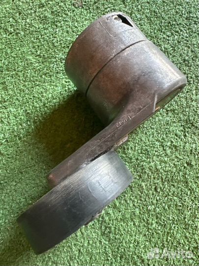 Натяжитель ремня генератора Opel Zafira A Z18XE