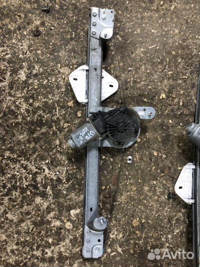 Передний стеклоподъемник Renault Logan 1