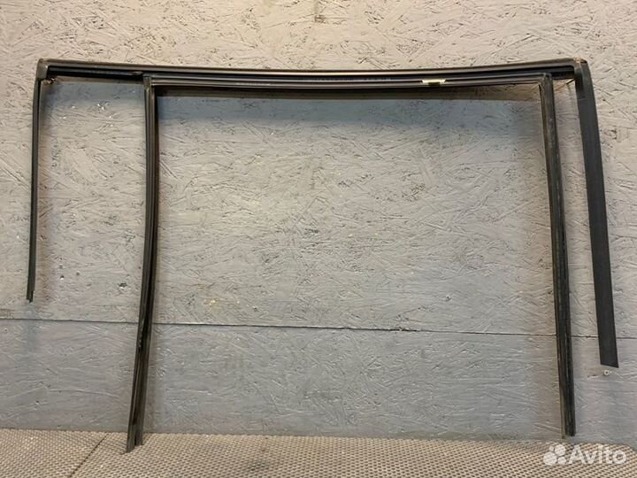 Уплотнитель стекла двери задний левый Bmw X7 G07