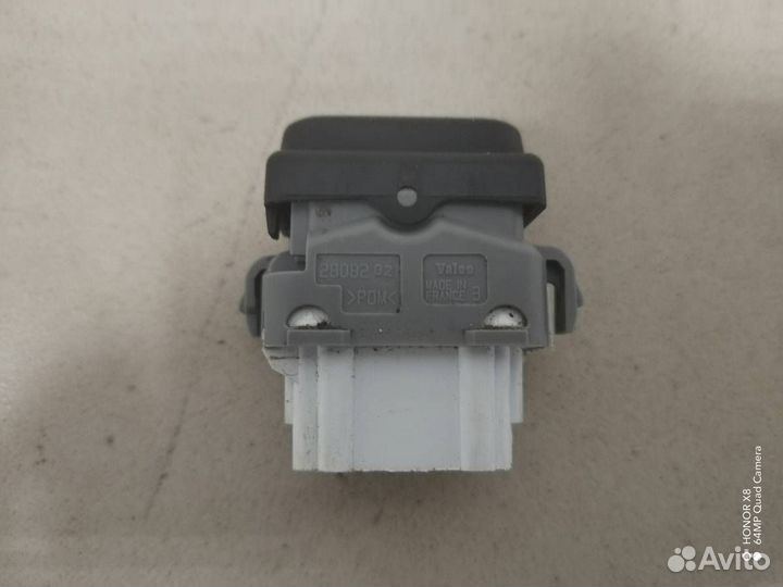 Кнопка центрального замка Nissan Primera P12 2002