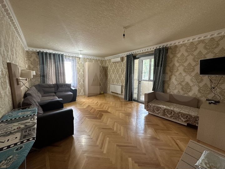 4-к. квартира, 130 м², 2/5 эт.