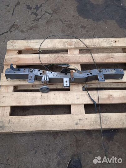 Верхняя планка Toyota auris e 150