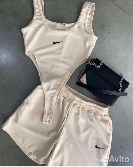 Спортивный комплект женский Nike