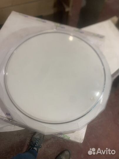 Люстра новая