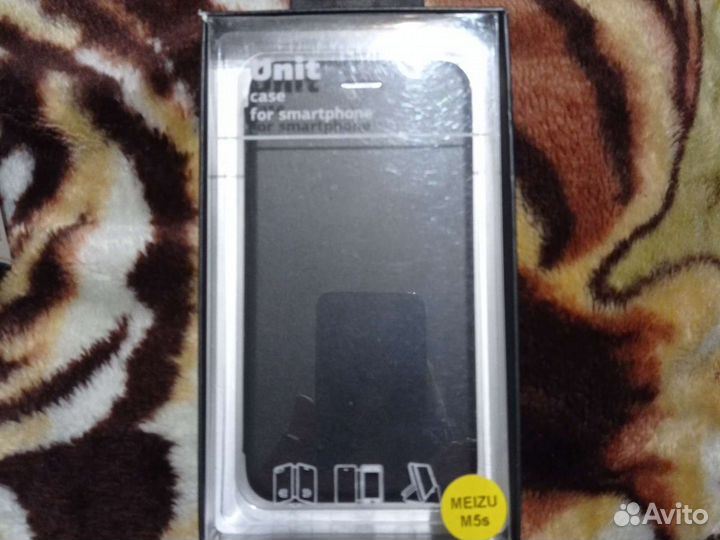 Чехол на телефон