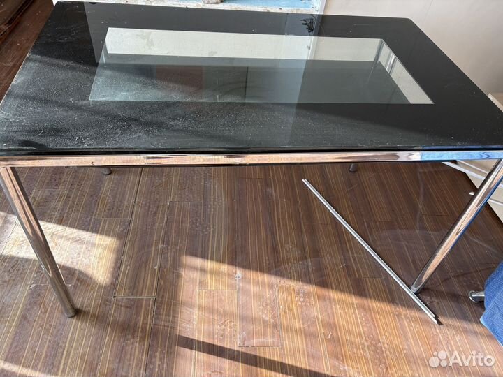 Стол обеденный стеклянный