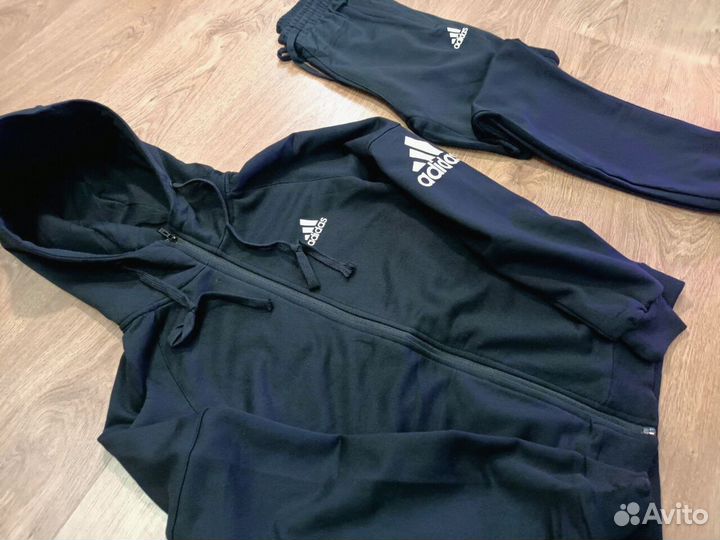 Спортивные костюмы Adidas