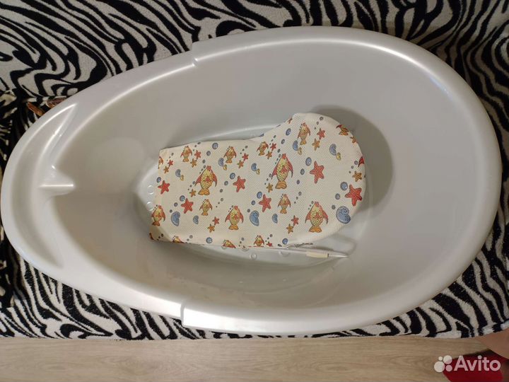 Детская ванночка для купания с подставкой