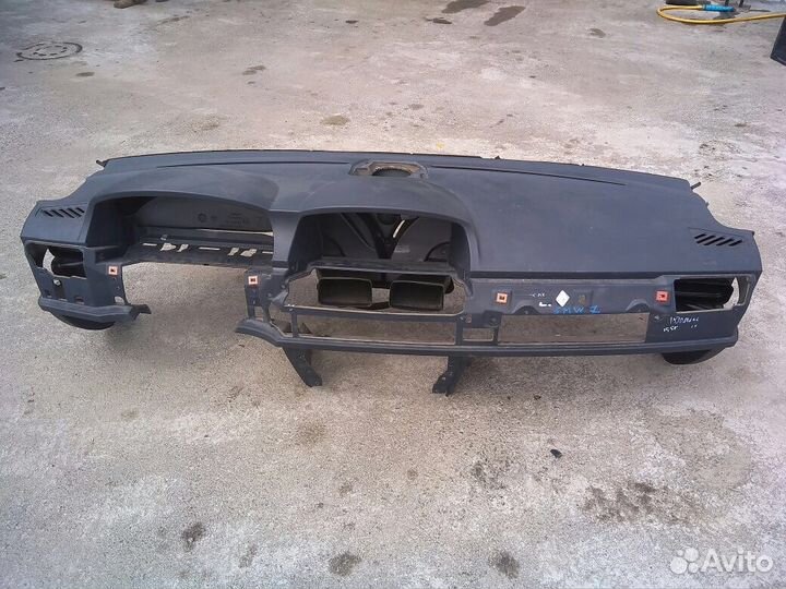 Панель торпедо на BMW 7 E65