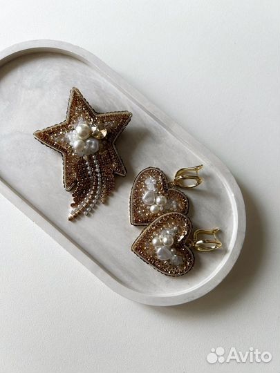 Брошь из бисера