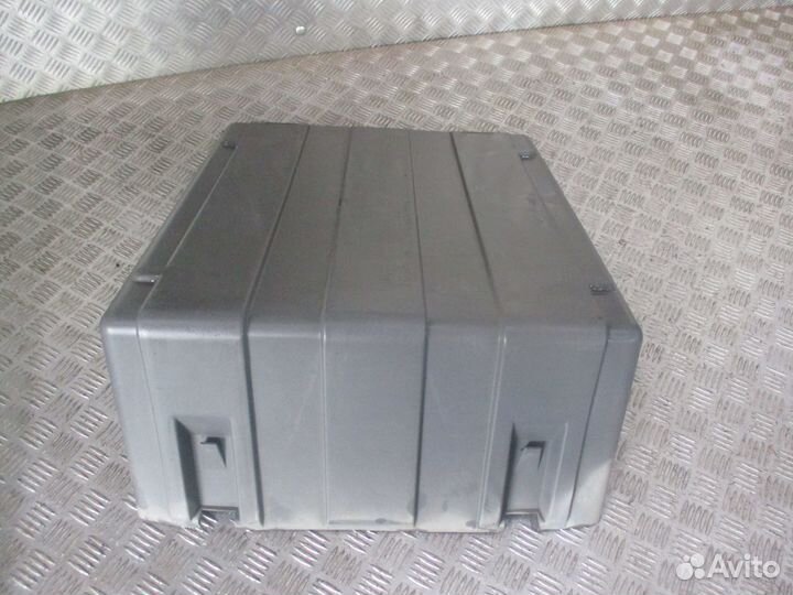Крышка ящика акб Iveco 98474429