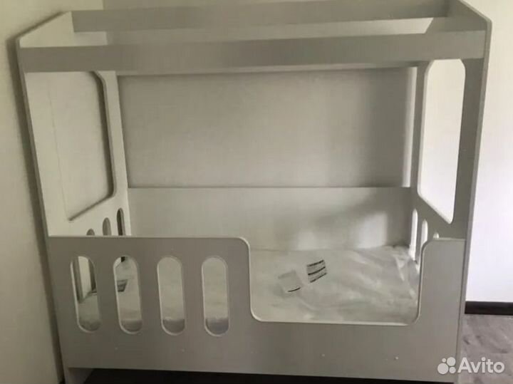 Детская кровать домик