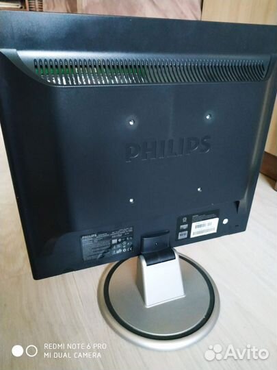 Монитор для компьютера philips