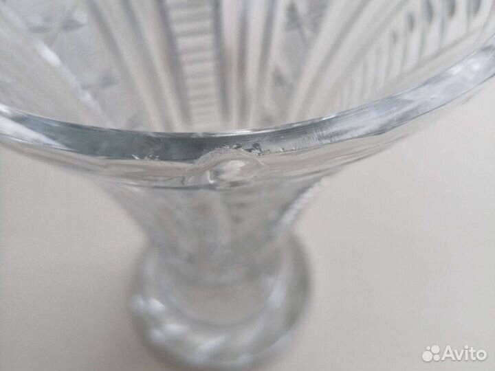 Хрустальная ваза