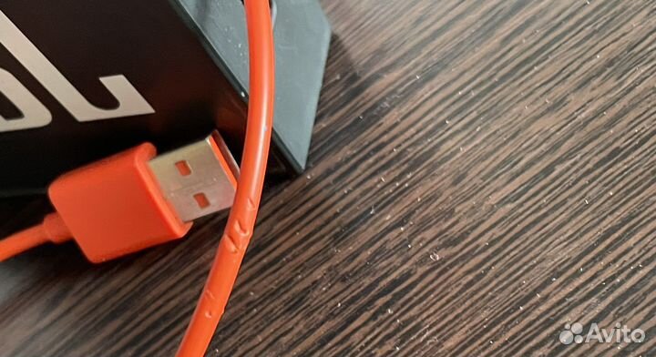 Колонка jbl go