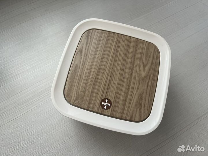 Настольное мусорное ведро