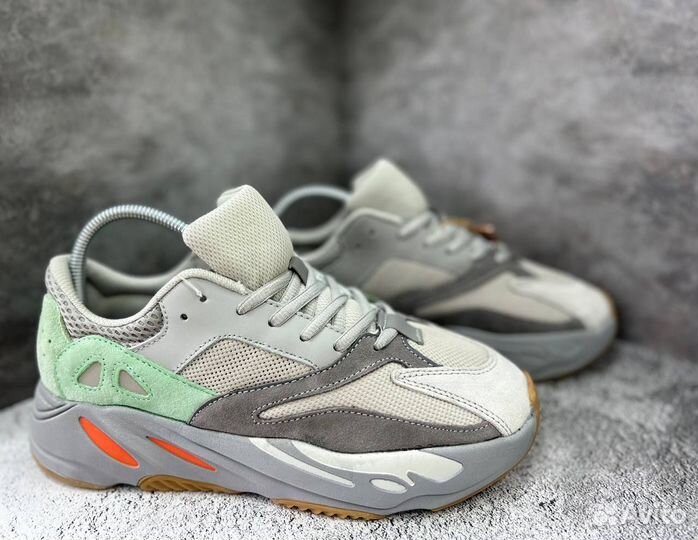 Кроссовки Adidas Yeezy boost 700