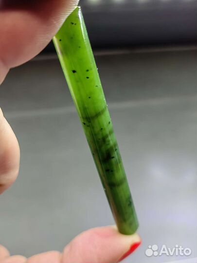 Натуральные камни, нефрит, чароит, серафинит